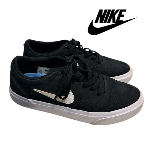 NIKE SB Charge Youth Big Kids Black Canvas CQ0260-004 Sneakers 5Y - Picture 2 of 6